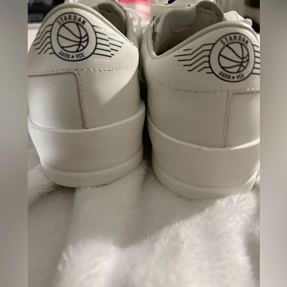 Golden Goose White Leather Low-Top Sneakers - Picture 12 of 16